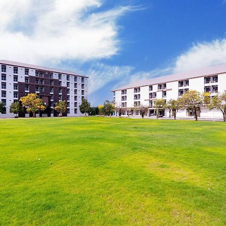 Creston Grand Hotel Suphan Buri Bagian luar foto