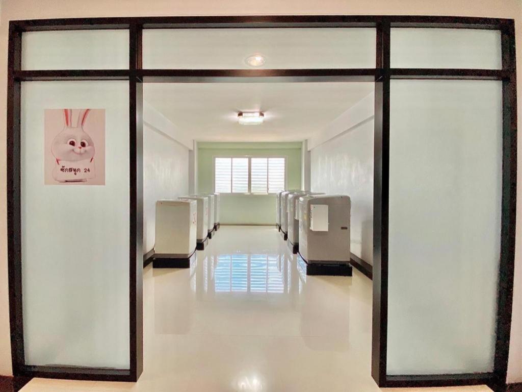 Creston Grand Hotel Suphan Buri Bagian luar foto