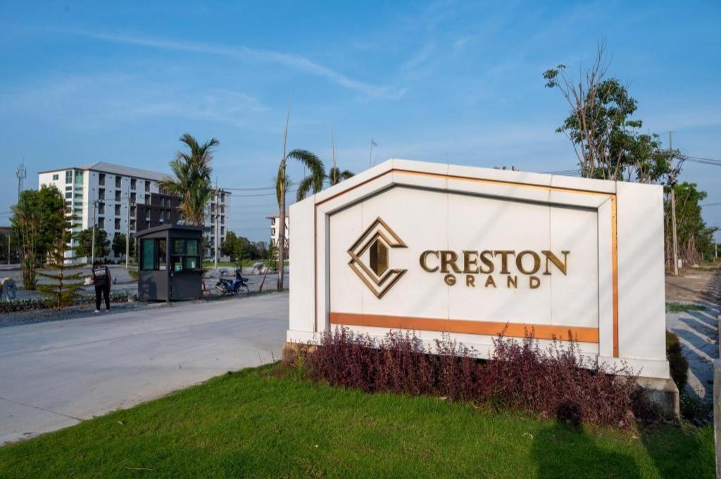 Creston Grand Hotel Suphan Buri Bagian luar foto