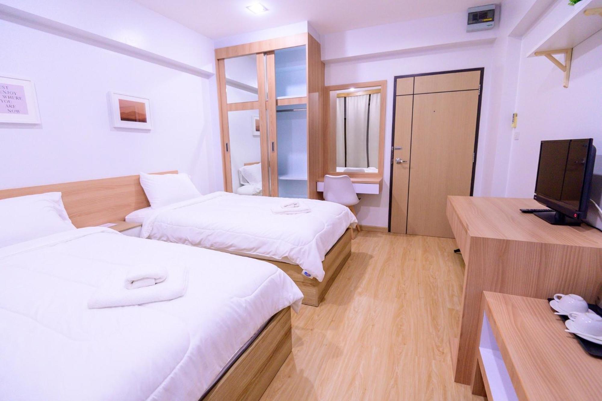 Creston Grand Hotel Suphan Buri Bagian luar foto