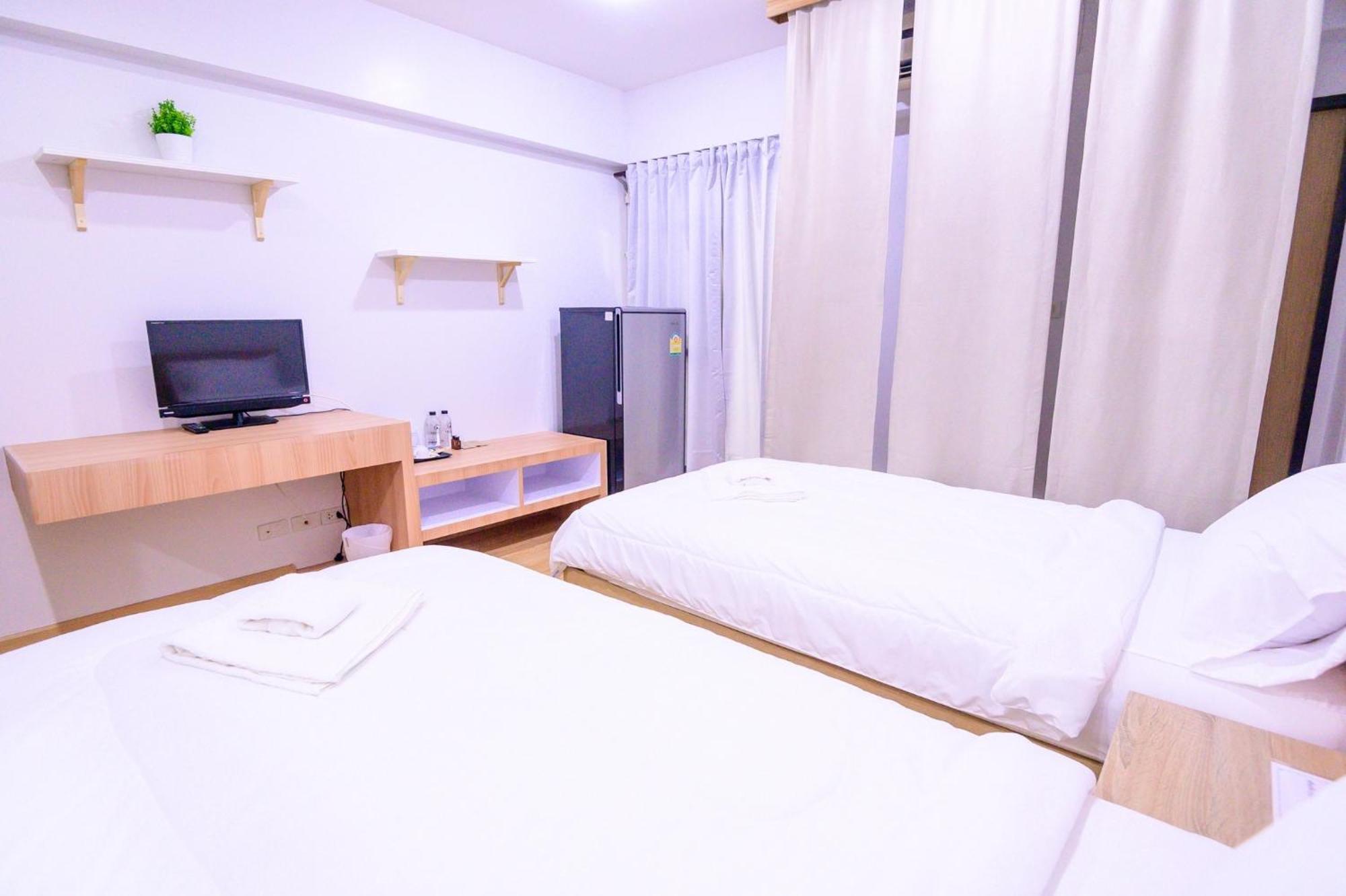 Creston Grand Hotel Suphan Buri Bagian luar foto