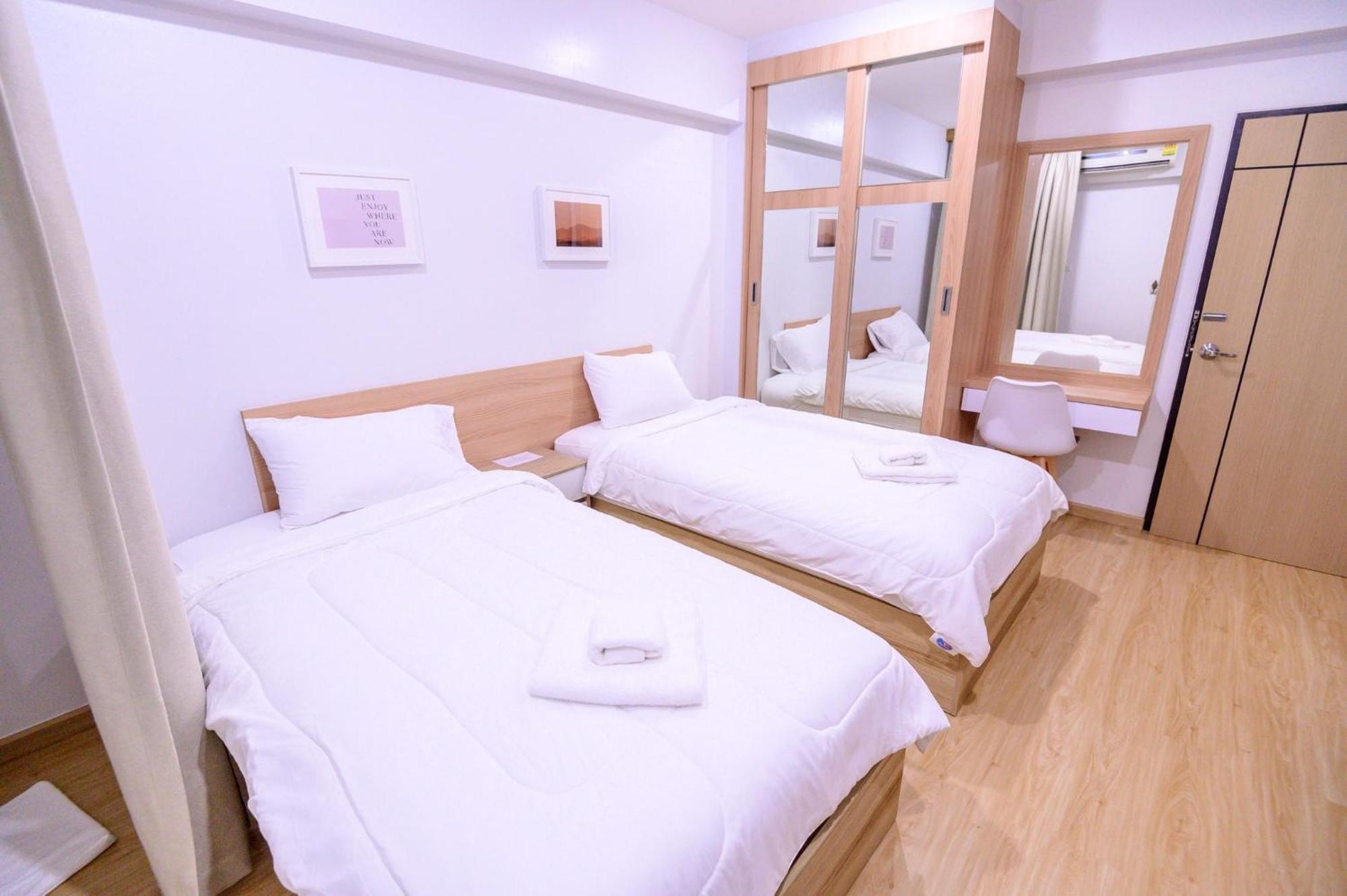 Creston Grand Hotel Suphan Buri Bagian luar foto