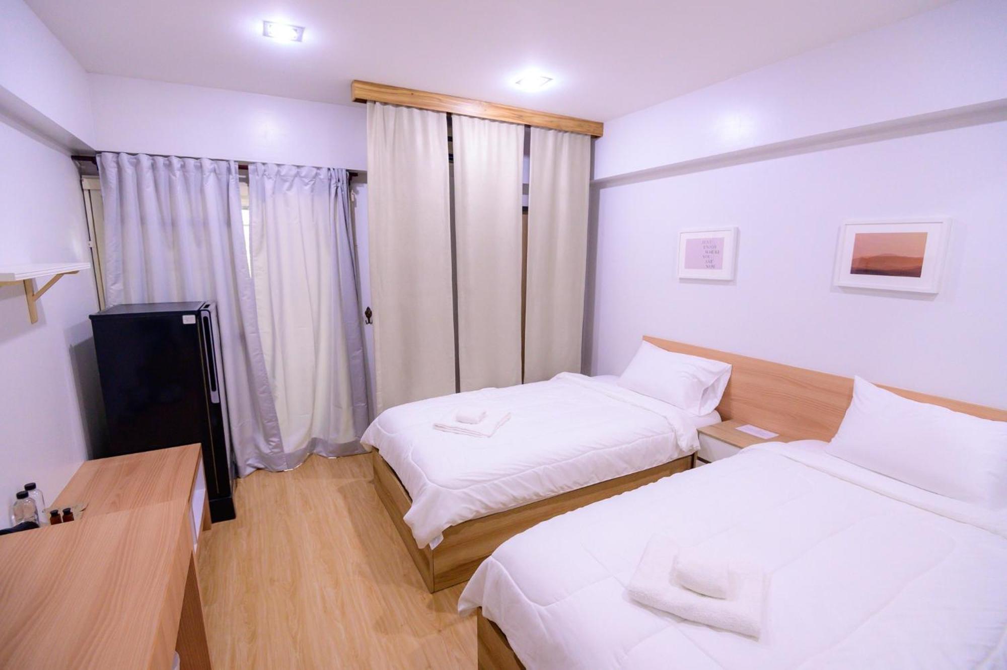 Creston Grand Hotel Suphan Buri Bagian luar foto