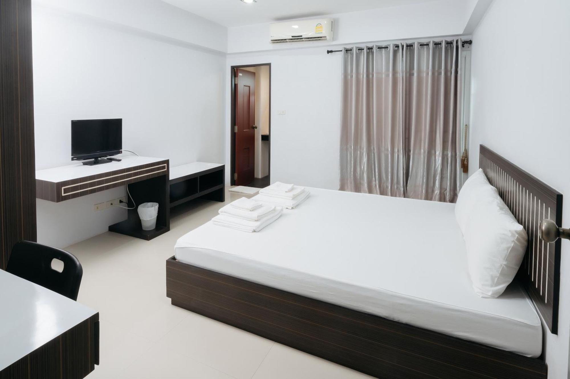 Creston Grand Hotel Suphan Buri Bagian luar foto