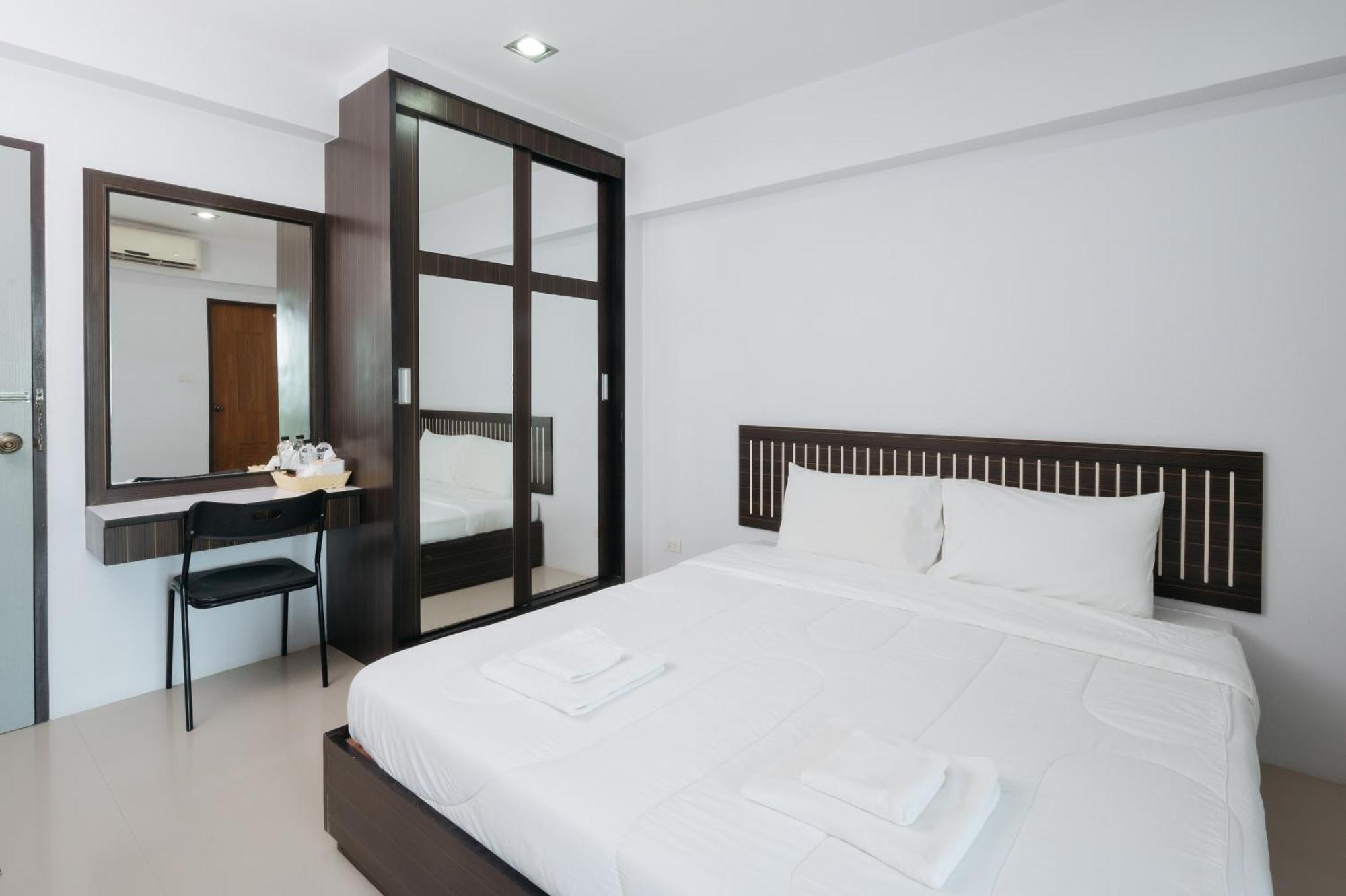 Creston Grand Hotel Suphan Buri Bagian luar foto