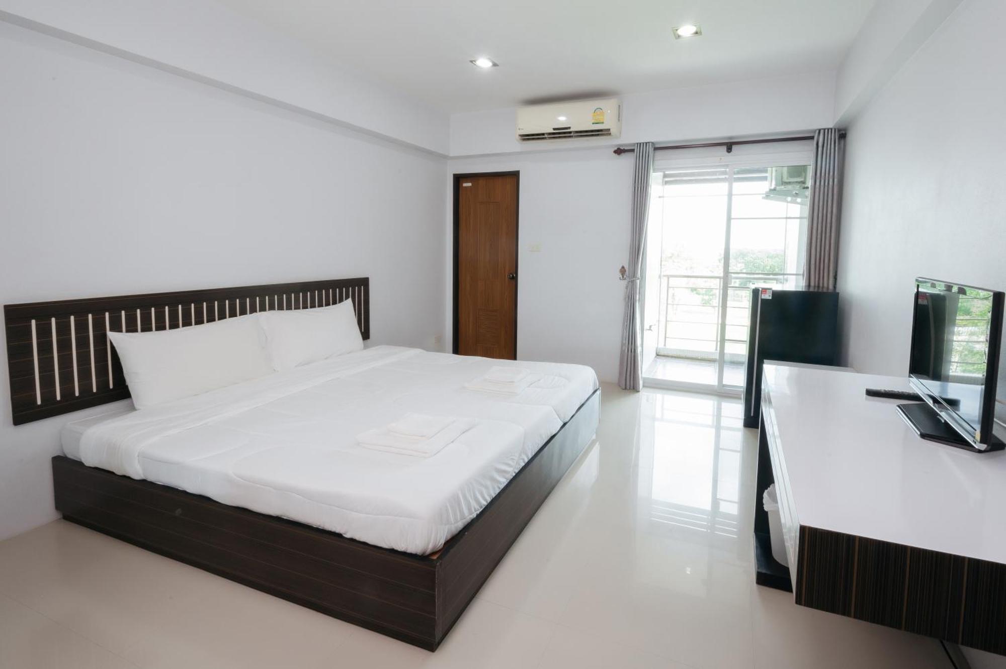 Creston Grand Hotel Suphan Buri Bagian luar foto