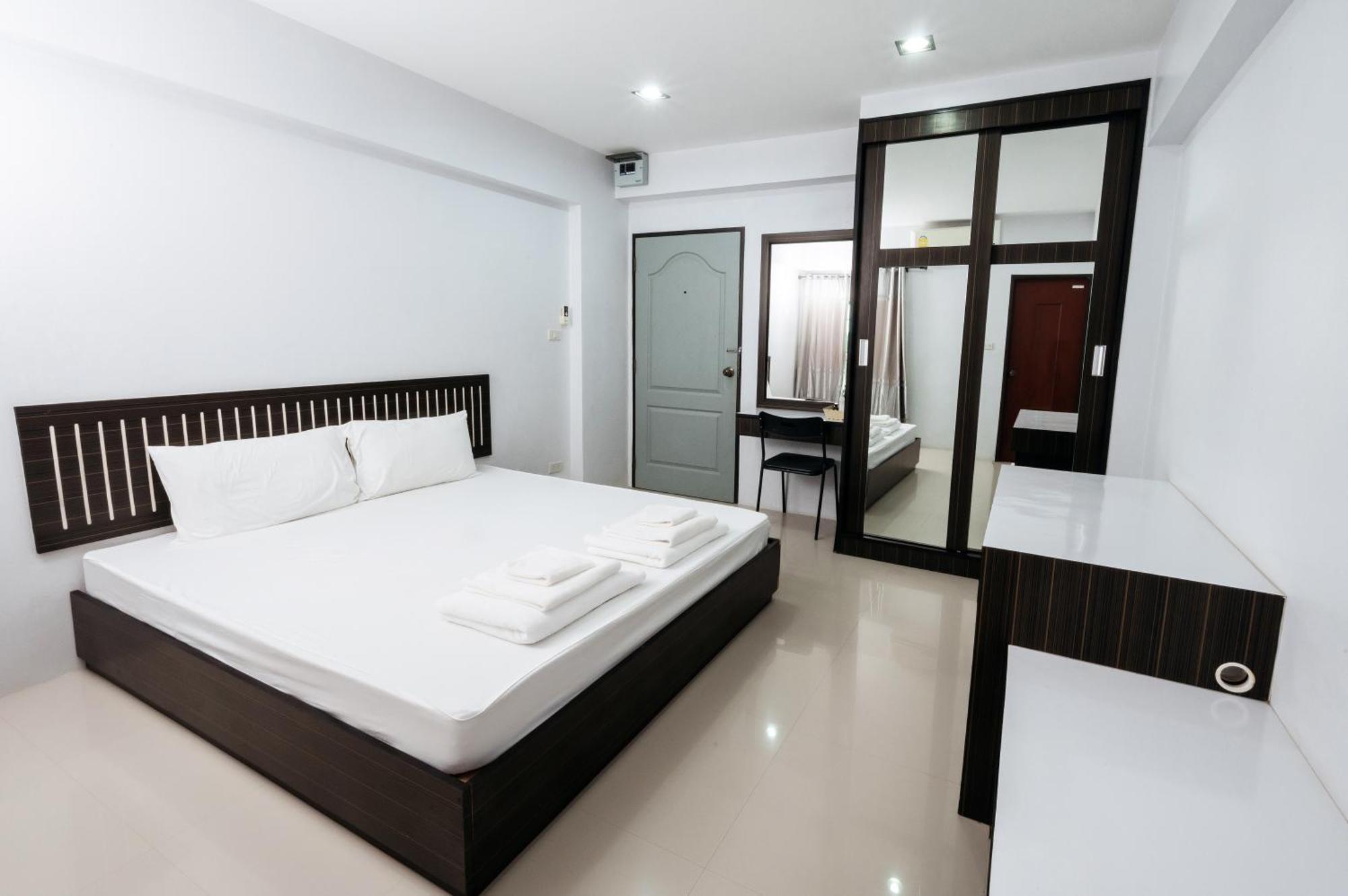 Creston Grand Hotel Suphan Buri Bagian luar foto