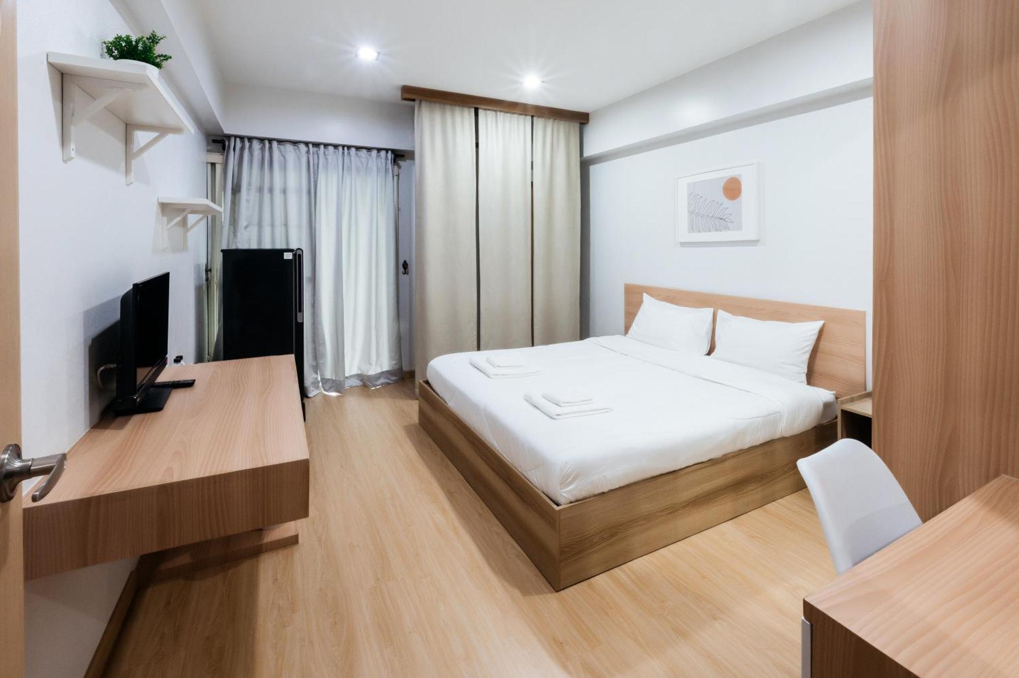 Creston Grand Hotel Suphan Buri Bagian luar foto