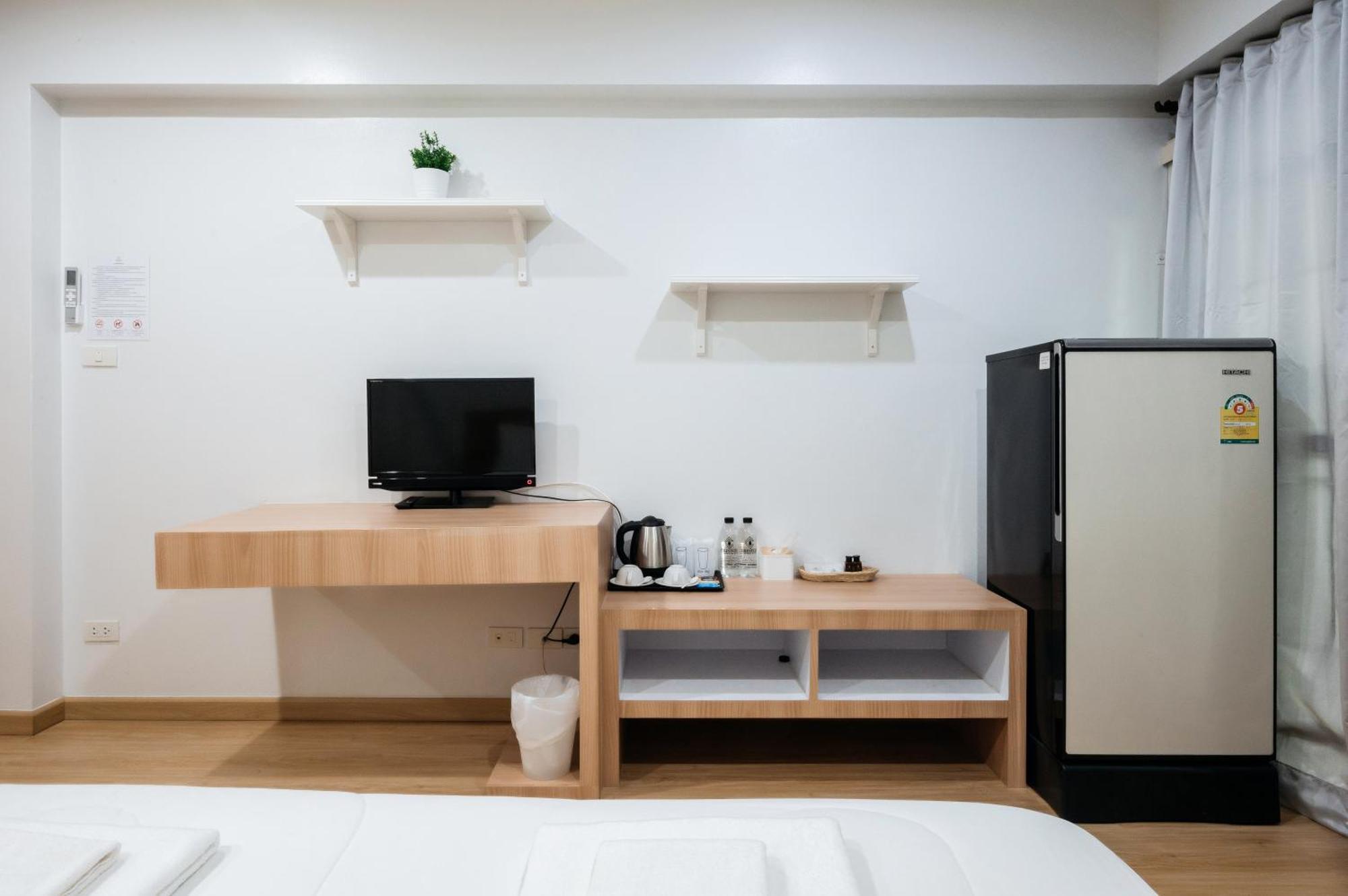 Creston Grand Hotel Suphan Buri Bagian luar foto